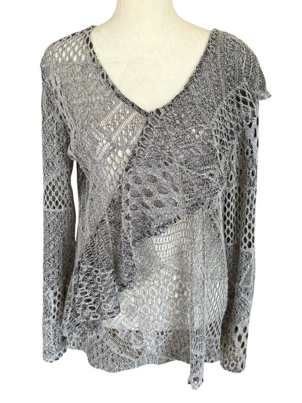 Skye's the Limit women's black and gray textured lace-like long sleeve top M